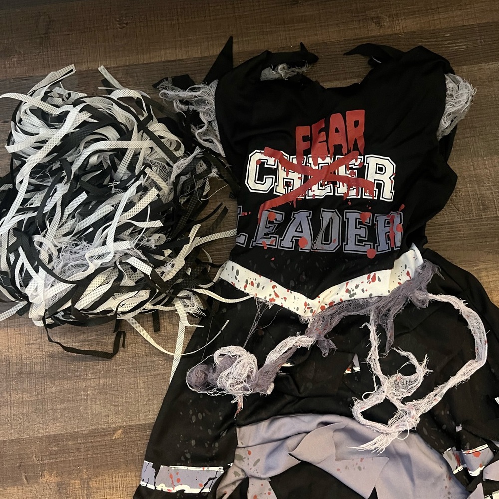 Fearleader Zombie Cheerleader Costume - Picture 2 of 5